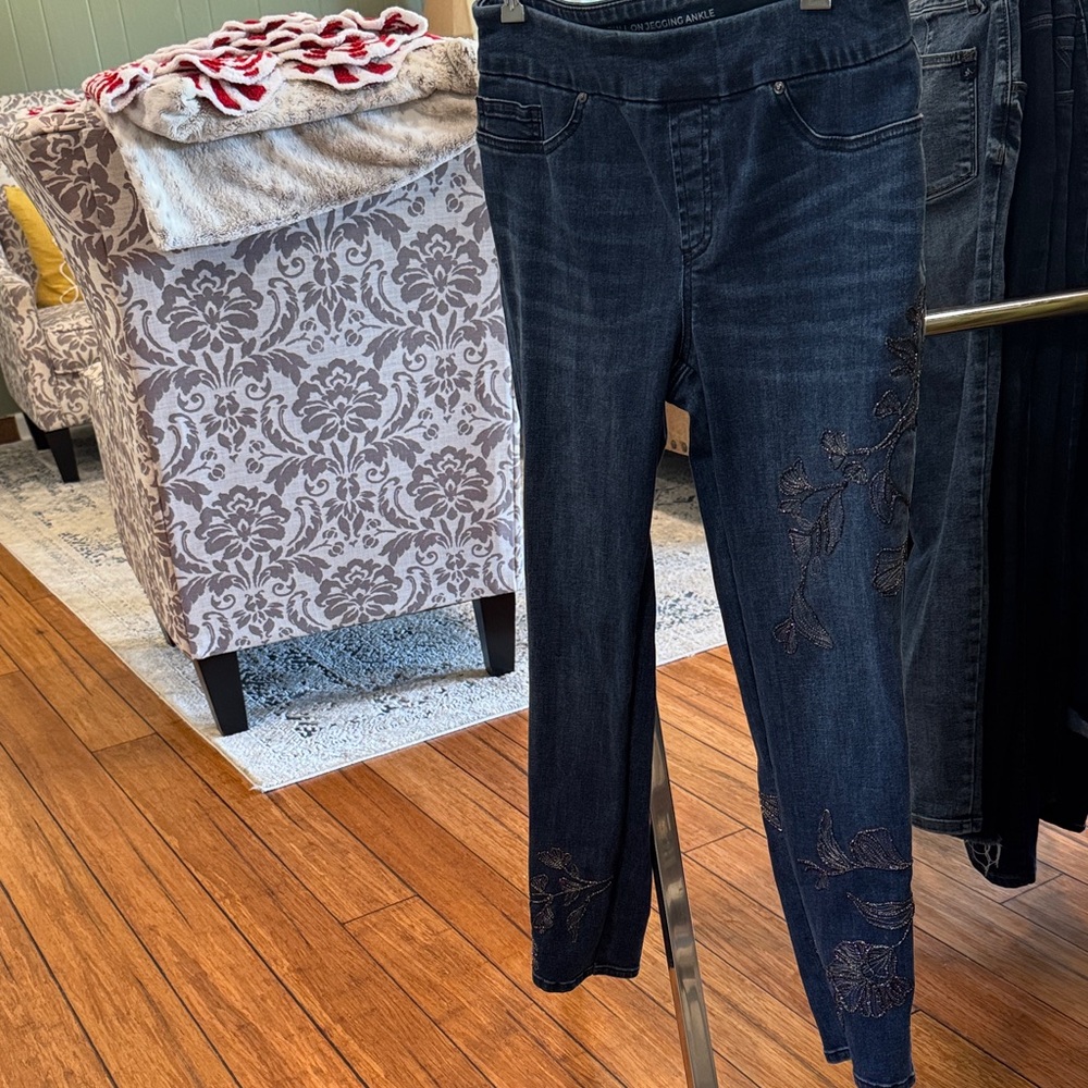 Embroidered Dark Blue Women's Jeans